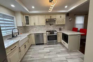 90-17 207th St, Queens Village, NY 11428 - Photo 10