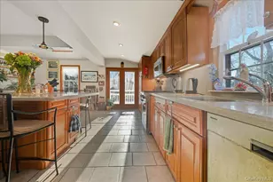 11 Muriel Rd, Port Washington, NY 11050 - Photo 18