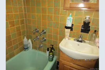 68-09 79 Street, Middle Village, NY 11379 - Photo 12