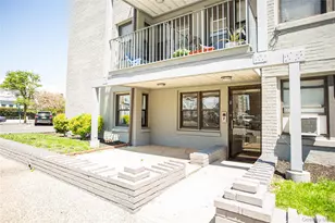 302 E Broadway, Long Beach, NY 11561 - Photo 4