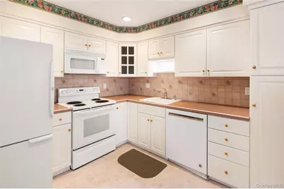 502 Kensington Way, Mount Kisco, NY 10549 - Photo 16