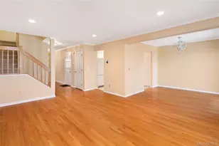 502 Kensington Way, Mount Kisco, NY 10549 - Photo 8