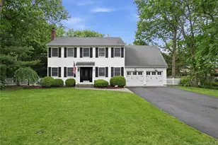 3 Hampton Dr, Center Moriches, NY 11934 - Photo 2