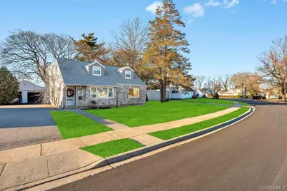 622 Wyngate Drive E, Valley Stream, NY 11580 - Photo 4