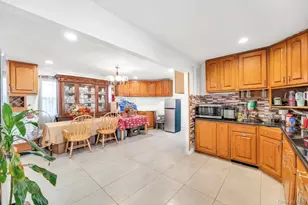 622 Wyngate Dr E, Valley Stream, NY 11580 - Photo 16