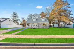 622 Wyngate Dr E, Valley Stream, NY 11580 - Photo 2