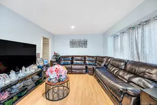 622 Wyngate Dr E, Valley Stream, NY 11580 - Photo 14