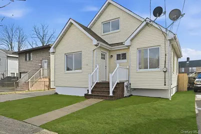 160 Argyle Avenue, Uniondale, NY 11553 - Photo 1