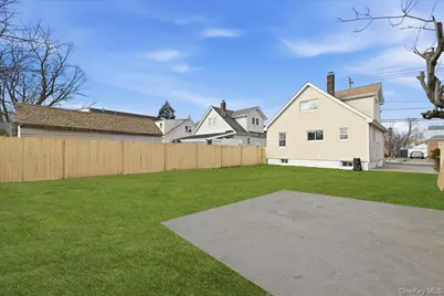 160 Argyle Avenue, Uniondale, NY 11553 - Photo 30