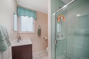 24 Oakdale Ave, Farmingville, NY 11738 - Photo 18