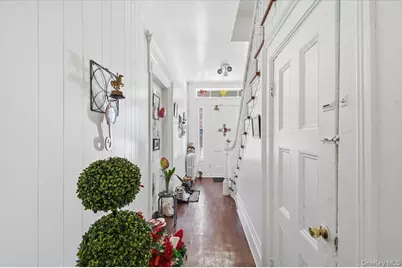 2523 Woodhull Avenue, Bronx, NY 10469 - Photo 12