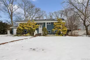 21 Amboy Rd, Oakdale, NY 11769 - Photo 2