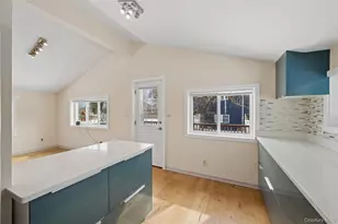 21 Amboy Rd, Oakdale, NY 11769 - Photo 10