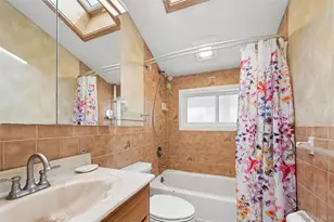 21 Amboy Rd, Oakdale, NY 11769 - Photo 16