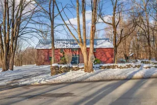 101 Drake Rd, Pleasant Valley, NY 12569 - Photo 2