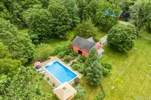101 Drake Rd, Pleasant Valley, NY 12569 - Photo 2