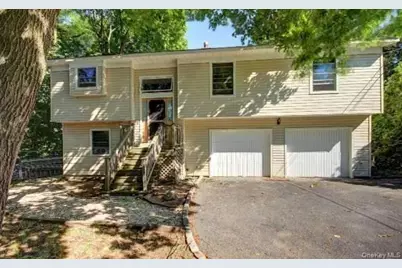 12 Leona Place, Locust Valley, NY 11560 - Photo 1