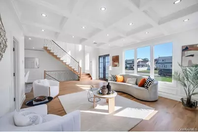 8 Table Lane, Hicksville, NY 11801 - Photo 12