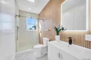 8 Table Ln, Hicksville, NY 11801 - Photo 28