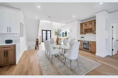 8 Table Lane, Hicksville, NY 11801 - Photo 14