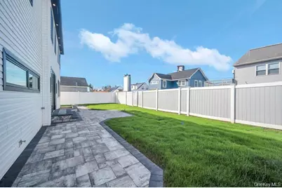 8 Table Lane, Hicksville, NY 11801 - Photo 40
