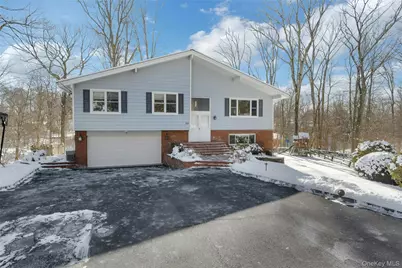 30 Highclere Lane, Valhalla, NY 10595 - Photo 2