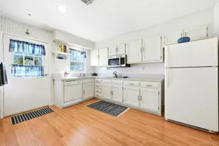 128D Exmore Ct, Ridge, NY 11961 - Photo 4