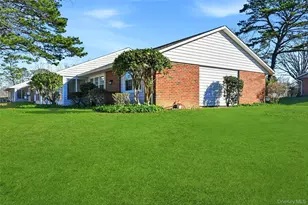 128D Exmore Ct, Ridge, NY 11961 - Photo 32