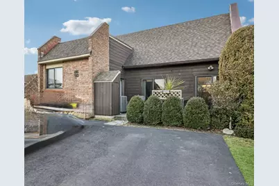 4 Southgate Circle, Massapequa Park, NY 11762 - Photo 6