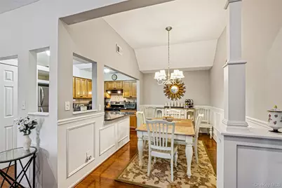 4 Southgate Circle, Massapequa Park, NY 11762 - Photo 10