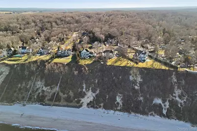 75 Crescent Court, Wading River, NY 11792 - Photo 4