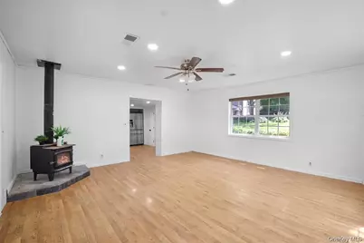 6 Farmingdale Lane, Bloomingburg, NY 12721 - Photo 4