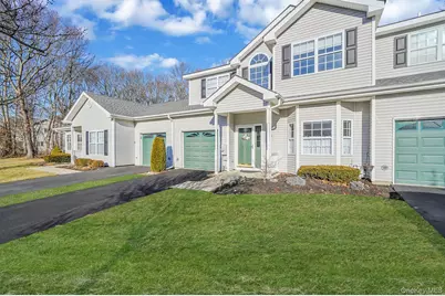 115 Willow Wood Drive, Oakdale, NY 11769 - Photo 2