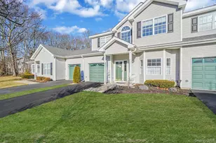 115 Willow Wood Dr, Oakdale, NY 11769 - Photo 2