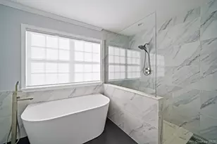 115 Willow Wood Dr, Oakdale, NY 11769 - Photo 20