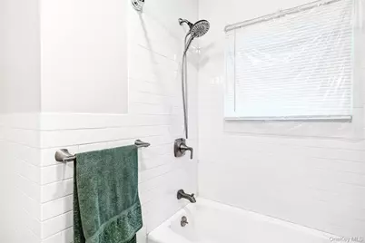 106 Wellford Road, White Plains, NY 10607 - Photo 18