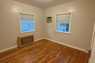 956 Cherry Ln, Floral Park, NY 11001 - Photo 10