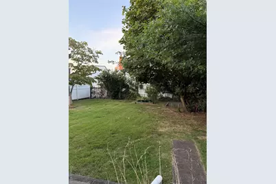 956 Cherry Lane, Floral Park, NY 11001 - Photo 16