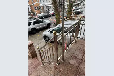 10736 109th Street, Richmond Hill, NY 11419 - Photo 32