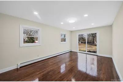 95 Berkshire Drive, Farmingville, NY 11738 - Photo 12