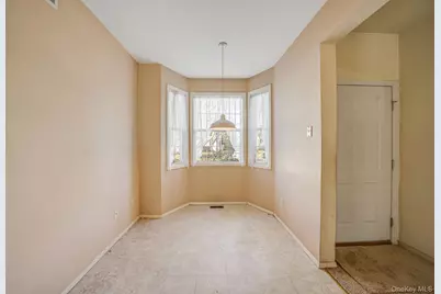 11 Cranberry Circle, Medford, NY 11763 - Photo 6