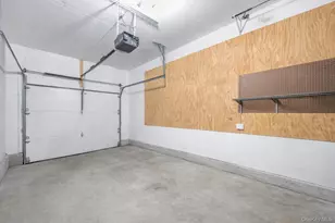 346 Victory Dr, Ronkonkoma, NY 11779 - Photo 36