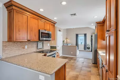 346 Victory Drive, Ronkonkoma, NY 11779 - Photo 16