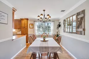 346 Victory Dr, Ronkonkoma, NY 11779 - Photo 10