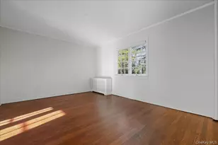 40 Franklin Ct, Garden City, NY 11530 - Photo 8