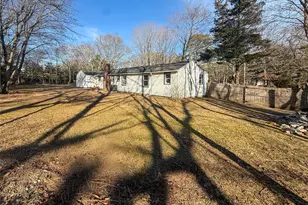 134 Hallock Rd, Lake Grove, NY 11755 - Photo 10