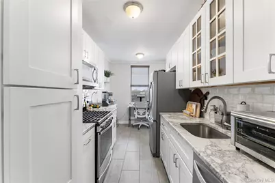 472 Gramatan Avenue #Bldg 6, Unit BB4, Mount Vernon, NY 10552 - Photo 4