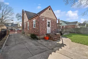 41 Goldenrod Ave, Franklin Square, NY 11010 - Photo 34