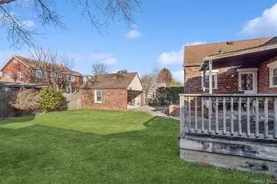 41 Goldenrod Avenue, Franklin Square, NY 11010 - Photo 32