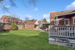 41 Goldenrod Ave, Franklin Square, NY 11010 - Photo 32